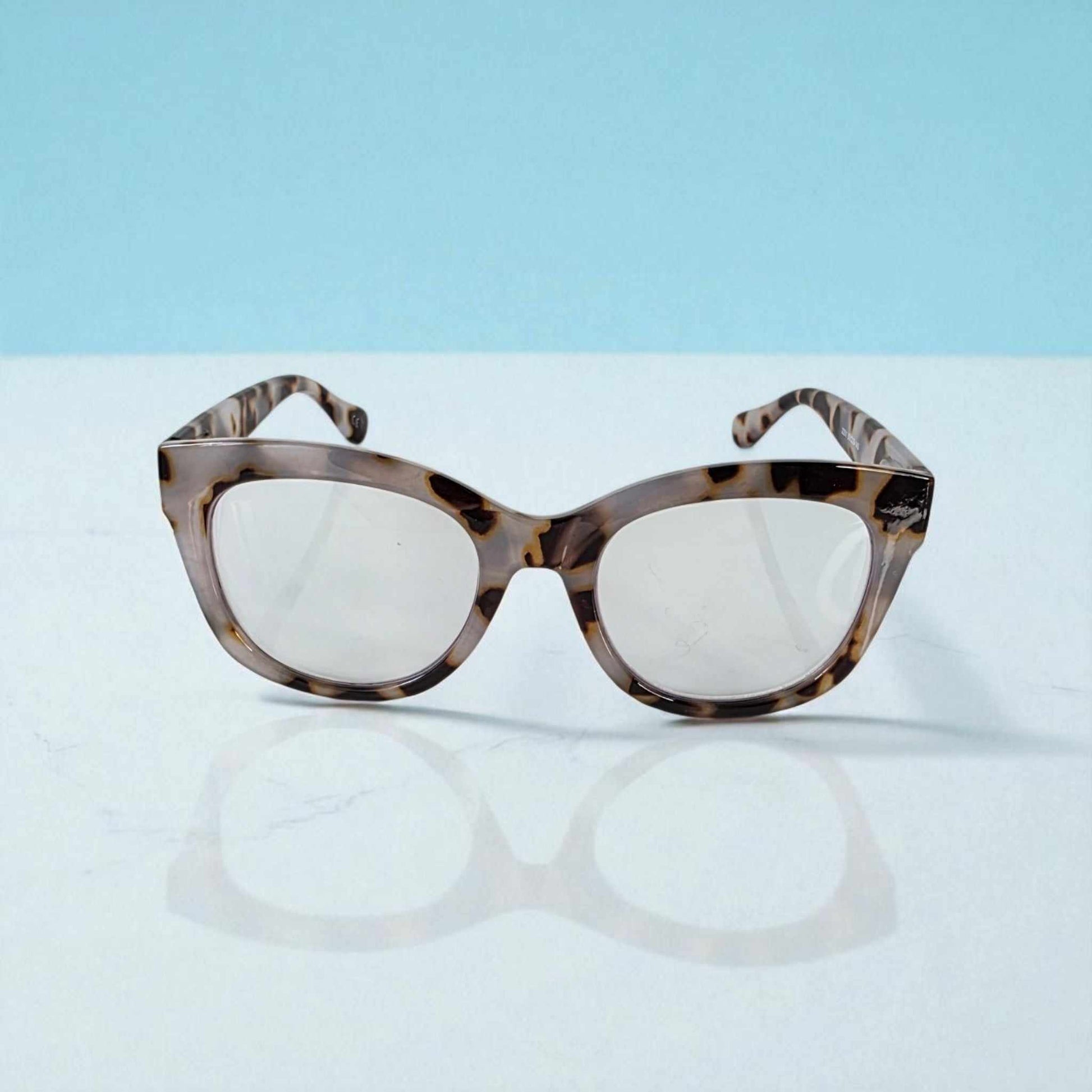 Creamy Ivory Tortoiseshell cat eye reading glasses with blue light filter and bold frame design